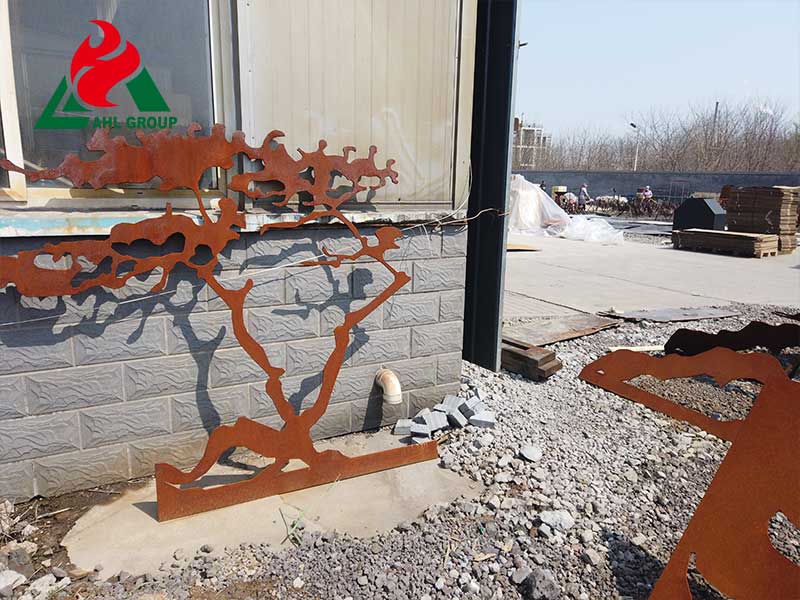 <h3>Sculptures & Accents – Yard Art, Outdoor Statue | Country Door</h3>
