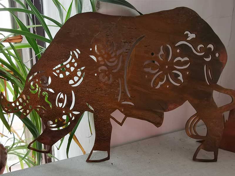 <h3>Rustic Garden Sculptures - Etsy</h3>
